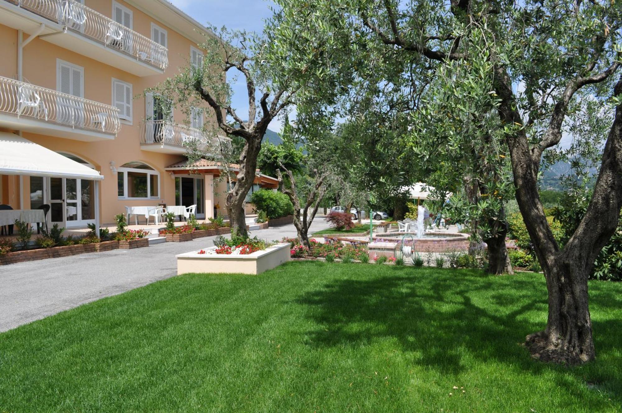 Hotel Panoramica Salò Zewnętrze zdjęcie